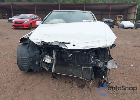 2013 Mercedes-Benz C 350 Sport z USA, uszkodzony, nr VIN WDDGF5HB4DA834763